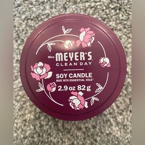 NEW Mrs. Meyers peony scented soy candle